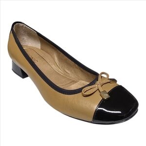 Vionic Daphne Tan Leather Cap Toe Pump